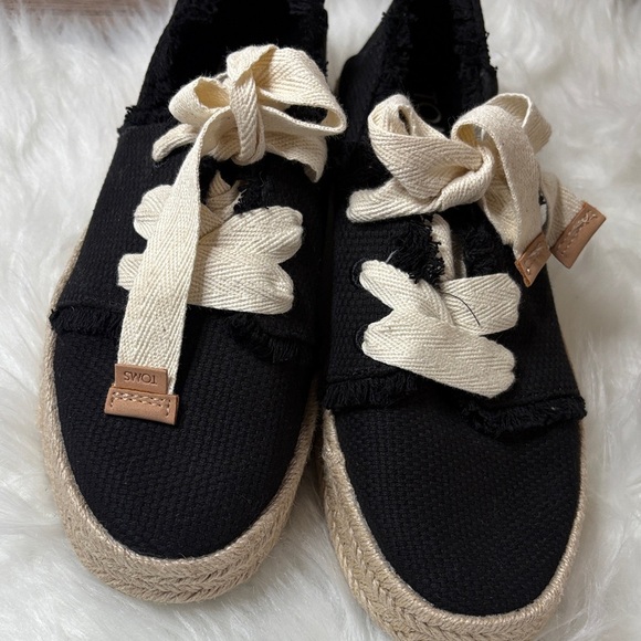 NWOT TOMS Black Carolina Lace-Up Espadrille - Picture 3 of 8